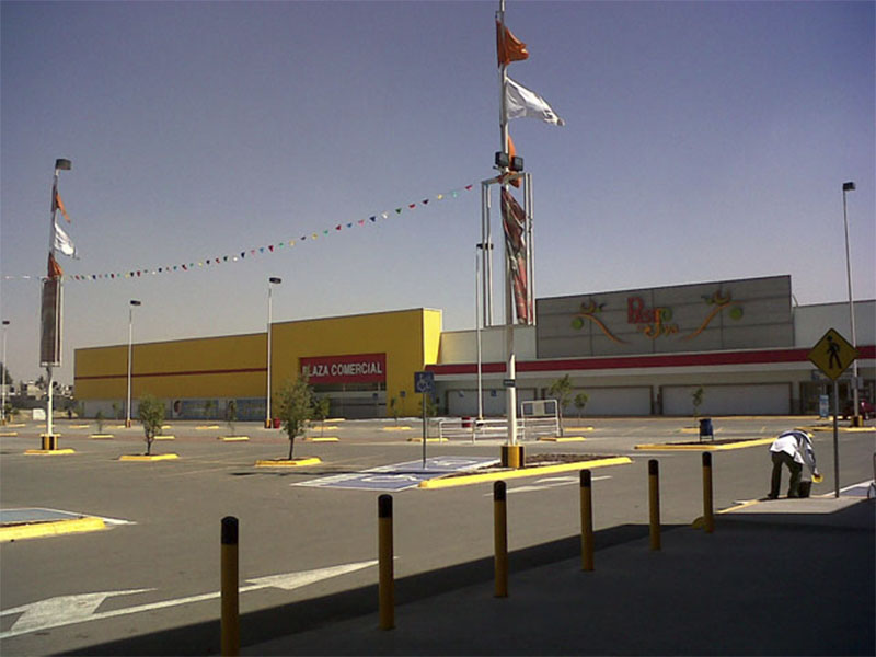 Construcción de Centro Comercial .Paseo La Joya II 